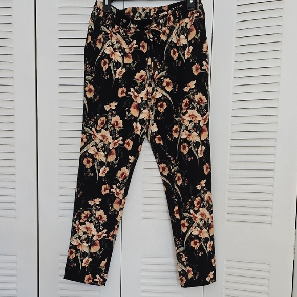 Chapter One Pants - Chapter One Floral Print Black Pants With Pockets